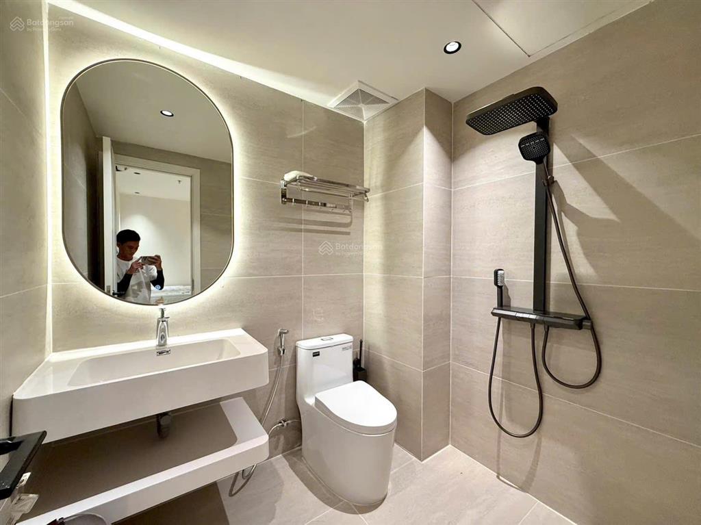 Bán tòa nhà sản phẩm triệu đô dòng tiền khai thác sẵn nha trang 1 hầm 6 tầng hđ thuê 135tr/tháng.