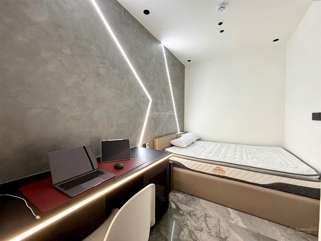 Bán tòa nhà sản phẩm triệu đô dòng tiền khai thác sẵn nha trang 1 hầm 6 tầng hđ thuê 135tr/tháng.