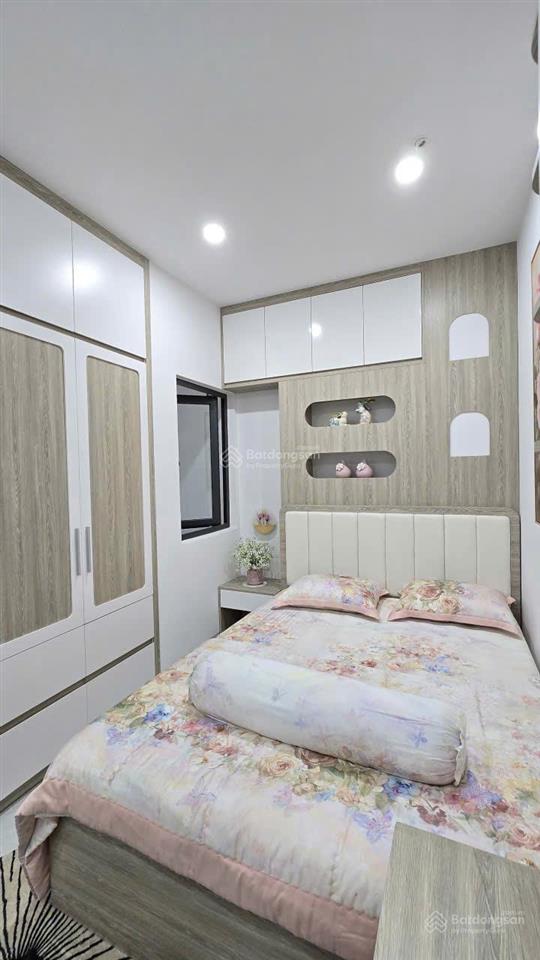 Bán nhà mặt phố 4 tầng nha trang thiết kế hiện đại có thang máy hướng tây nam 14.6 tỷ thương lượng.