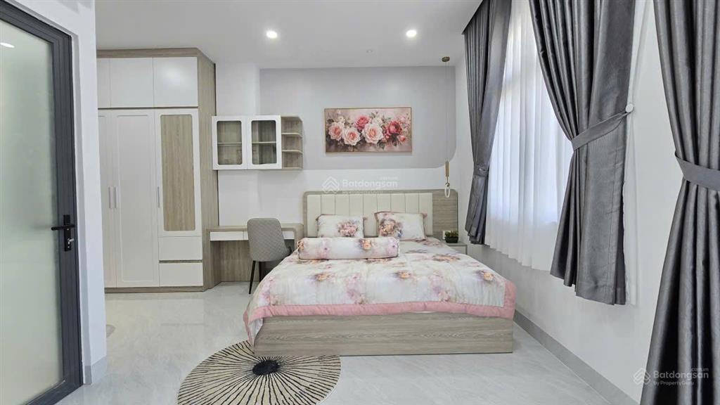 Bán nhà mặt phố 4 tầng nha trang thiết kế hiện đại có thang máy hướng tây nam 14.6 tỷ thương lượng.
