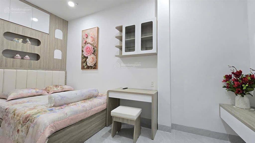 Bán nhà mặt phố 4 tầng nha trang thiết kế hiện đại có thang máy hướng tây nam 14.6 tỷ thương lượng.