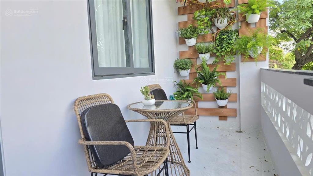 Bán nhà mặt phố 4 tầng nha trang thiết kế hiện đại có thang máy hướng tây nam 14.6 tỷ thương lượng.
