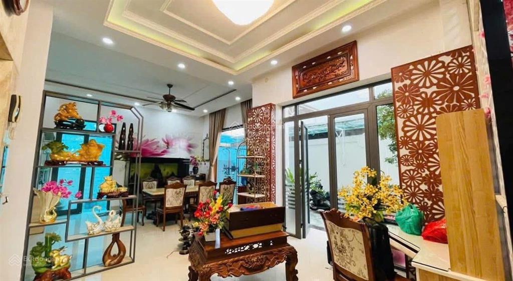 Dinh thự dành cho gia đình đa thế hệ biệt thự thang máy kdt hud phước long a 240m2 sổ chuẩn.