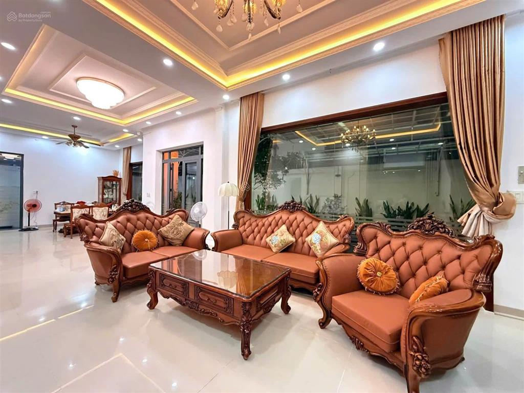 Sở hữu biệt thự sân vườn kđt phước long a240m2 hướng nam mát mẻ, đối diện công viên đẹp.