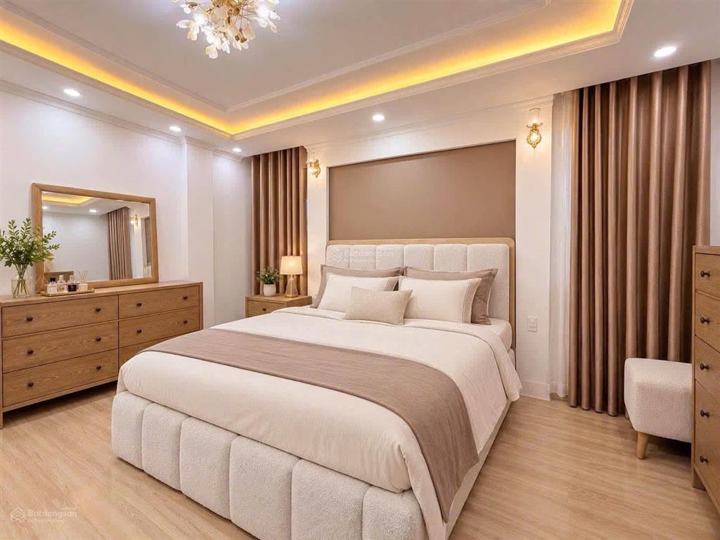 Sở hữu biệt thự sân vườn kđt phước long a240m2 hướng nam mát mẻ, đối diện công viên đẹp.
