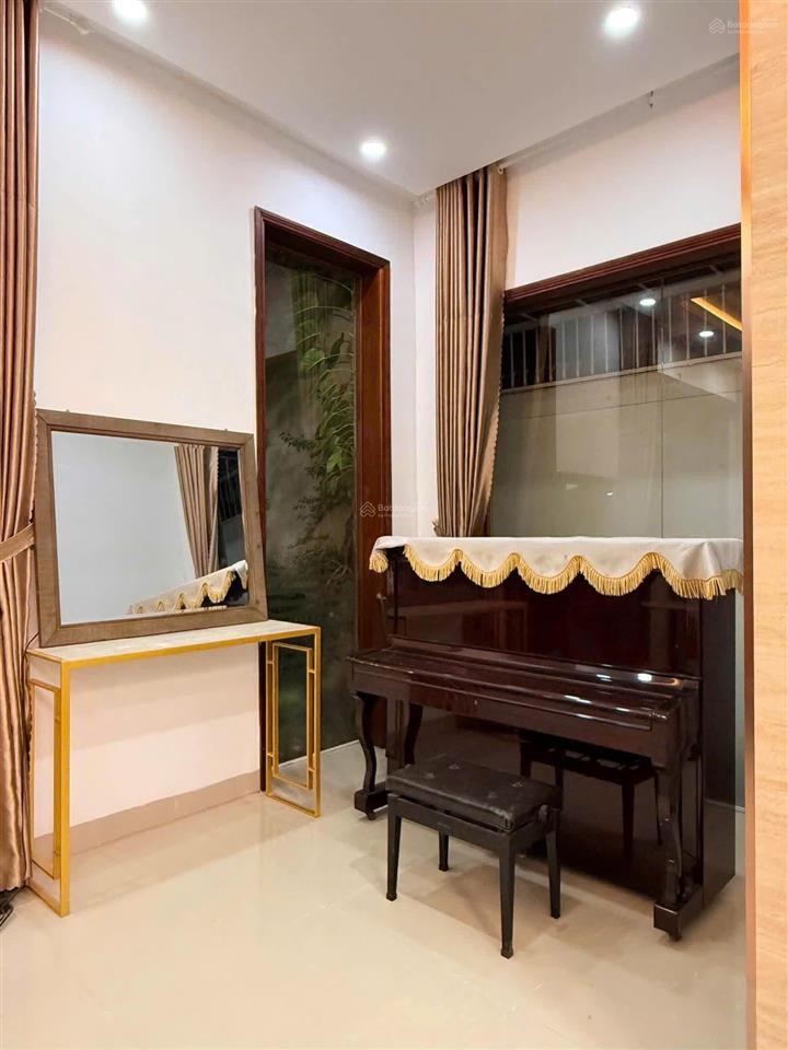 Sở hữu biệt thự sân vườn kđt phước long a240m2 hướng nam mát mẻ, đối diện công viên đẹp.