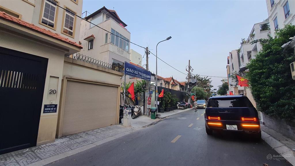 Vip tân định, nhà 3 tầng, dt 114 m2, ngang khủng 8 m, xe hơi thông, giá tốt.