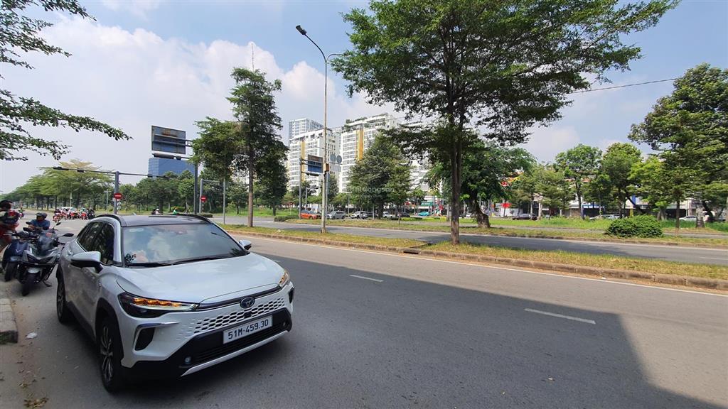 Siêu phẩm! nhà 5 tầng, mặt tiền nguyễn văn linh, phú mỹ hưng, ngang 6 m giá tốt!