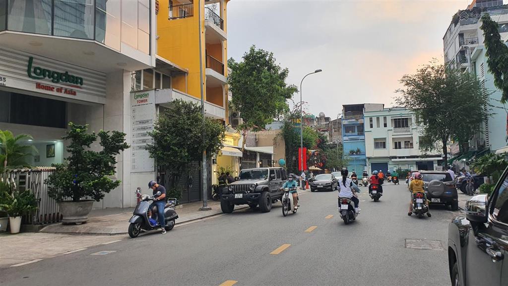 Hiếm q.1, nhà 5 tầng, ngang 4m, sát grand manhattan, giá tốt