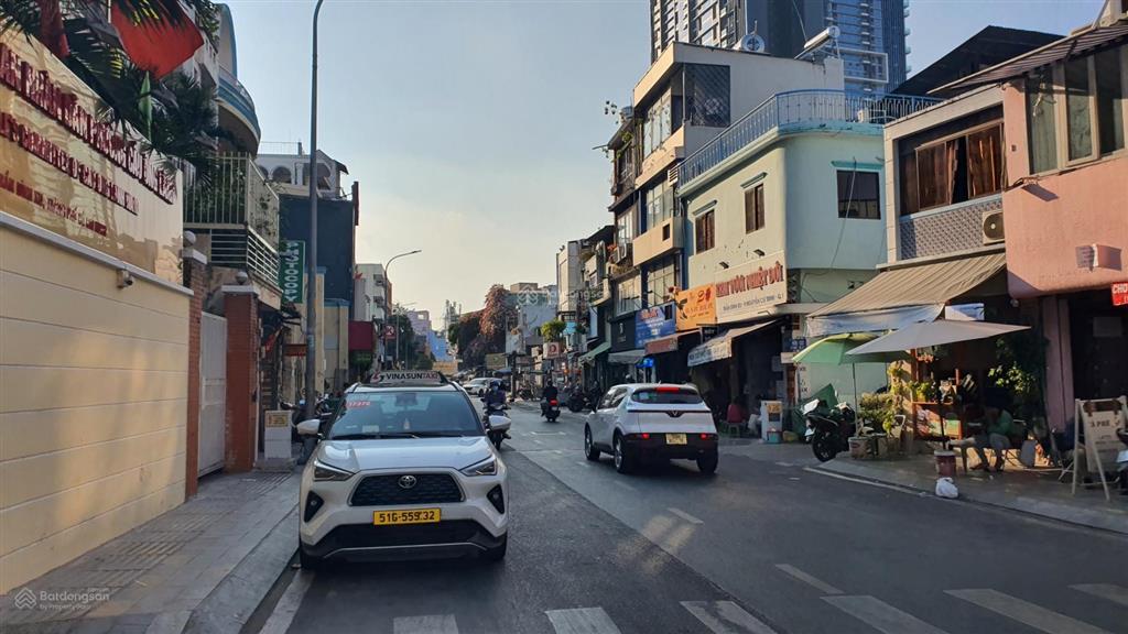 Vip q.1. nhà 5 tầng, ngang 8 m, 2 mặt thoáng, khu tây ở, kinh doanh chdv, giá cực tốt