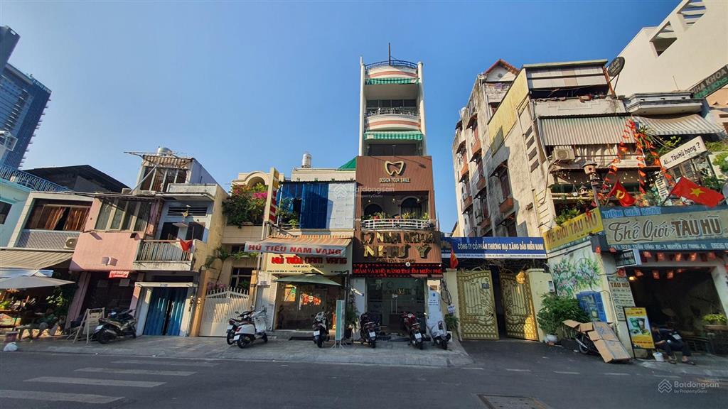 Vip q.1. nhà 5 tầng, ngang 8 m, 2 mặt thoáng, khu tây ở, kinh doanh chdv, giá cực tốt