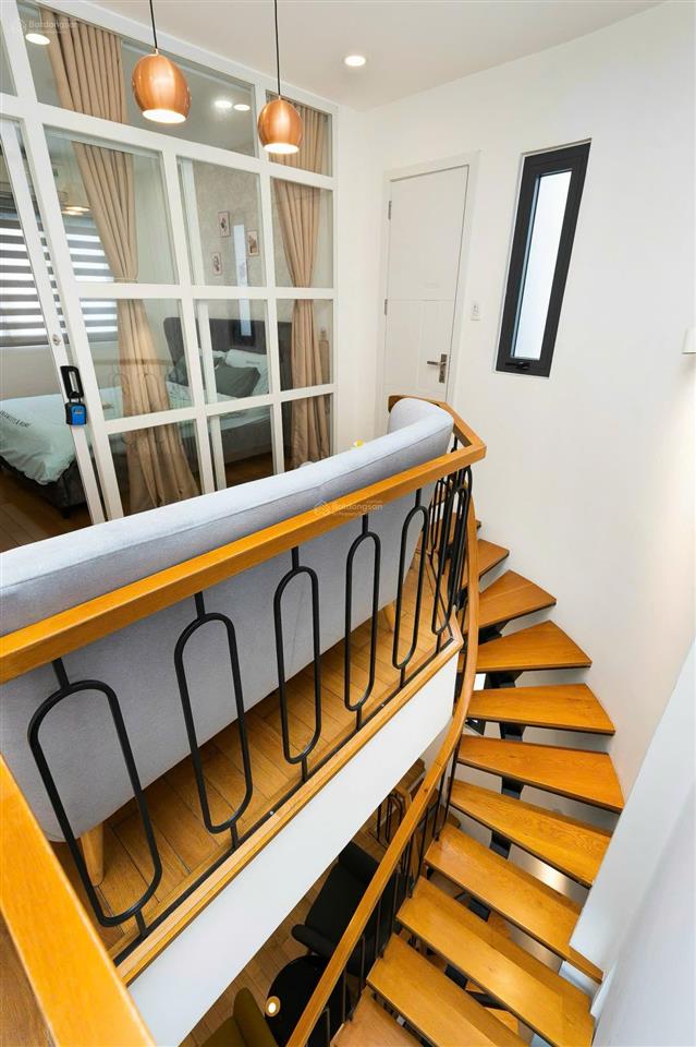 Nhà đẹp 4 tầng, hxh nguyễn thị minh khai, cho thuê air bnb 100tr/tháng