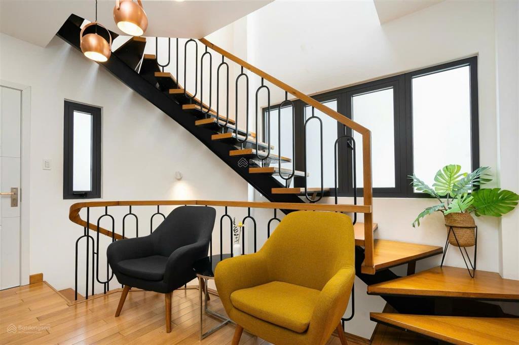 Nhà đẹp 4 tầng, hxh nguyễn thị minh khai, cho thuê air bnb 100tr/tháng