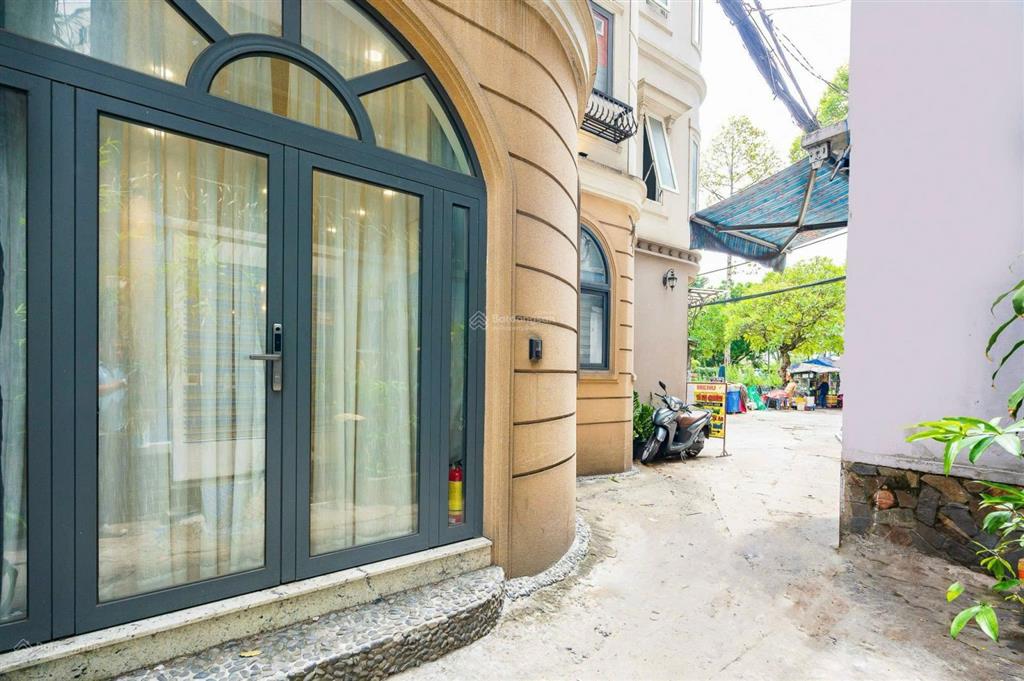 Nhà đẹp 4 tầng, hxh nguyễn thị minh khai, cho thuê air bnb 100tr/tháng