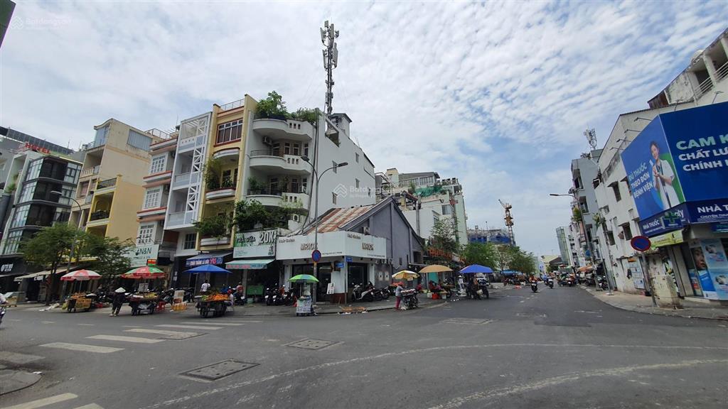 Hiếm q.1. nhà 2 tầng hẻm xe hơi, dt 84 m2, ngang 5.1 m, nở hậu 5.7 m, giá cực tốt
