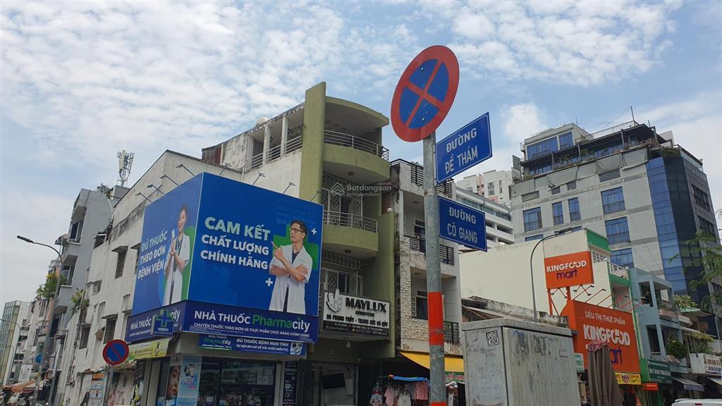 Hiếm q.1. nhà 2 tầng hẻm xe hơi, dt 84 m2, ngang 5.1 m, nở hậu 5.7 m, giá cực tốt