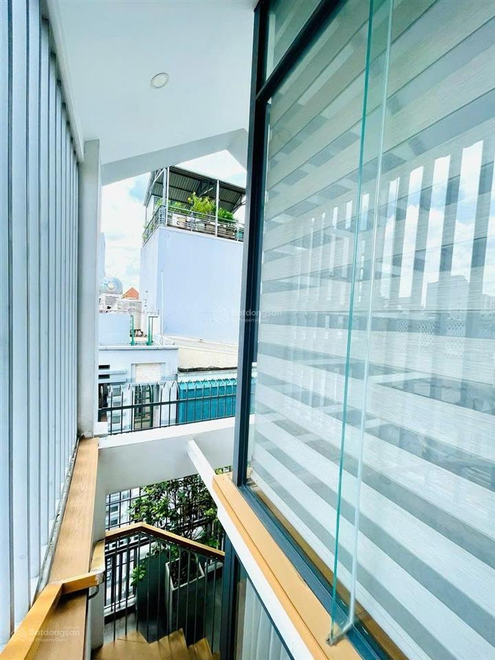 Hiếm q.3. nhà 5 tầng, 4 pn, hẻm xe hơi 6 m, nguyễn thiện thuật, giá cực tốt.