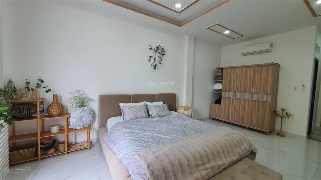 Nhà 5 tầng, cực đẹp, xe bán tải đỗ cửa, tặng nội thất vip, giá siêu tốt