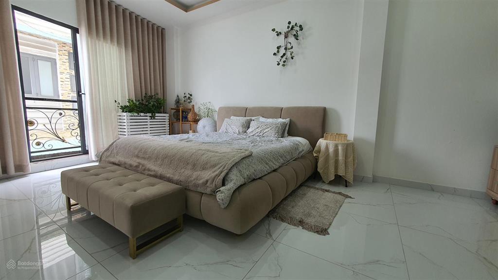 Nhà 5 tầng, cực đẹp, xe bán tải đỗ cửa, tặng nội thất vip, giá siêu tốt