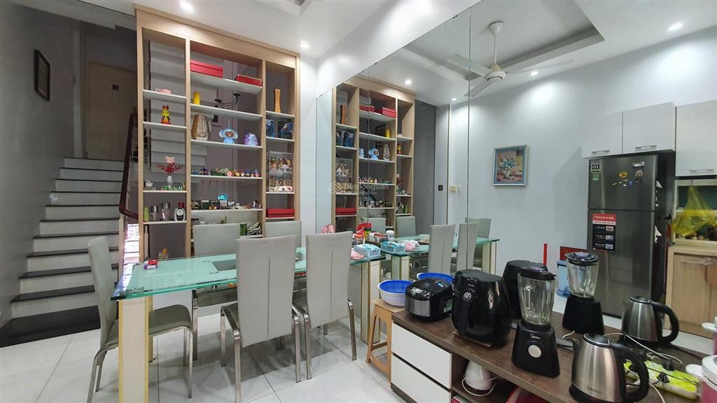Hiếm q.1, nhà đẹp 5 tầng, gara ôtô, hxh nguyễn văn thủ, p. tân định, giá tốt