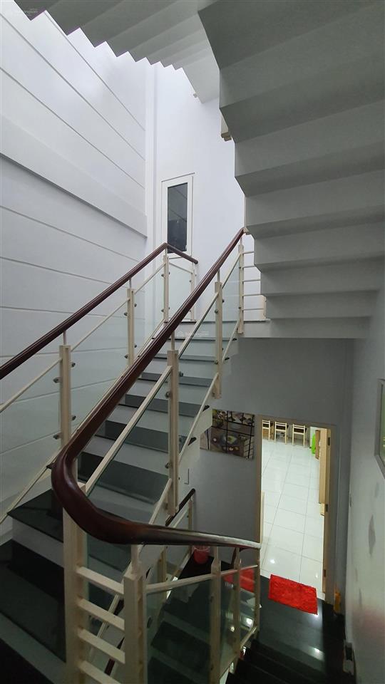 Hiếm q.1, nhà đẹp 5 tầng, gara ôtô, hxh nguyễn văn thủ, p. tân định, giá tốt