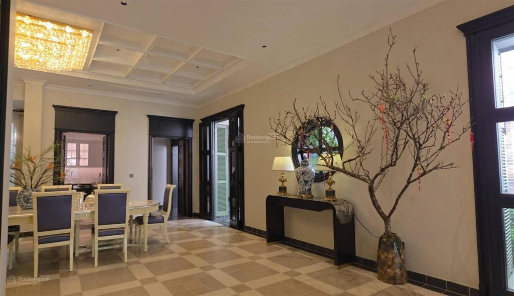 Biệt thự pháp cổ, dt 366 m2, thiết kế cao cấp, giá tốt sài gòn