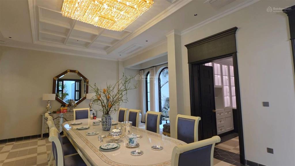 Biệt thự pháp cổ, dt 366 m2, thiết kế cao cấp, giá tốt sài gòn