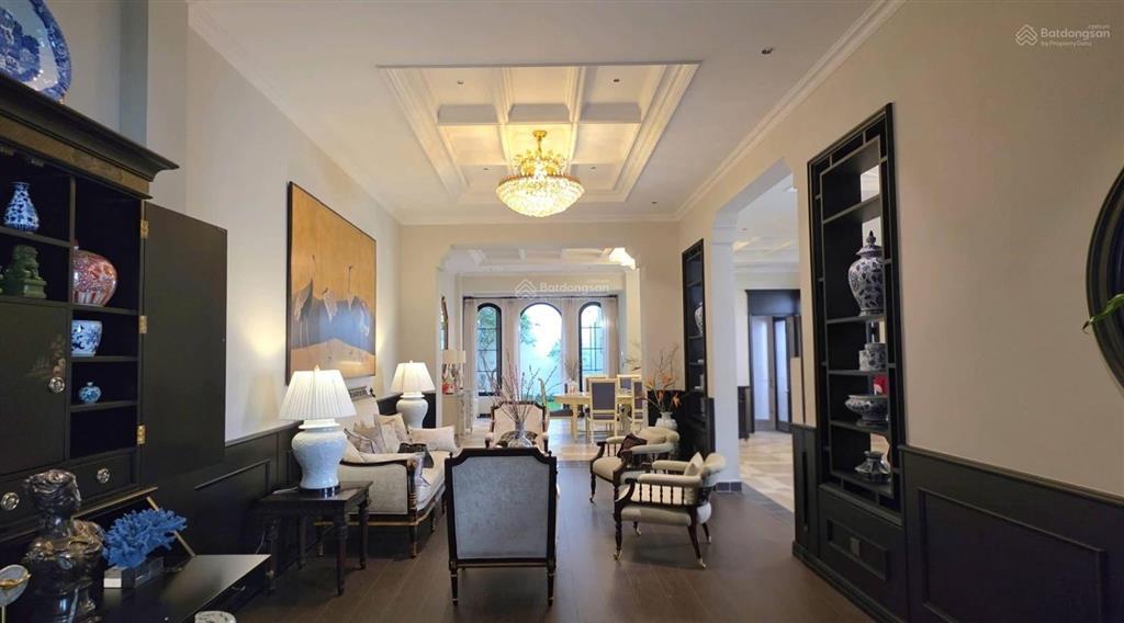 Biệt thự pháp cổ, dt 366 m2, thiết kế cao cấp, giá tốt sài gòn