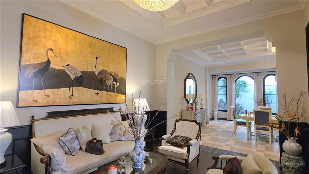 Biệt thự pháp cổ, dt 366 m2, thiết kế cao cấp, giá tốt sài gòn