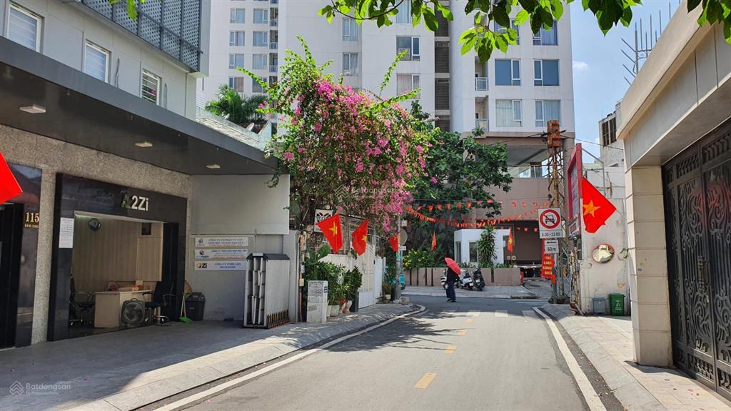 Tòa nhà văn phòng, 6 tầng, mặt tiền quận 1, giá tốt
