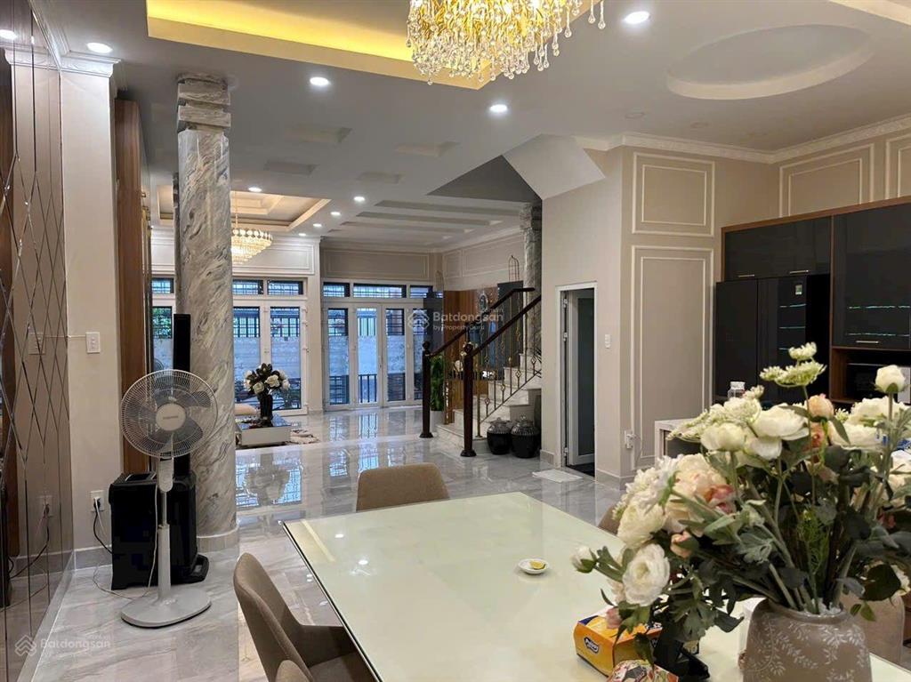 Nhà 4 tầng cực đẹp, dt 113 m2, ngang 6.4 m, dòng tiền mạnh, giá siêu tốt