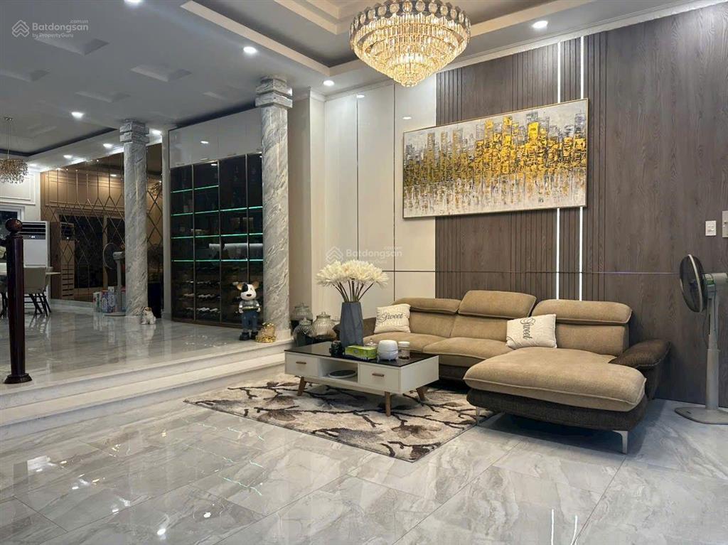 Nhà 4 tầng cực đẹp, dt 113 m2, ngang 6.4 m, dòng tiền mạnh, giá siêu tốt