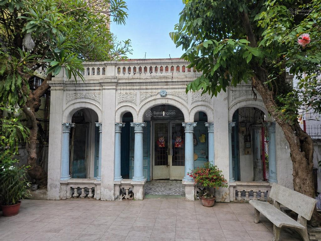 Nhà cổ sài gòn 100 năm tuổi, dt 262 m2, ngang 9 m, giá cực tốt