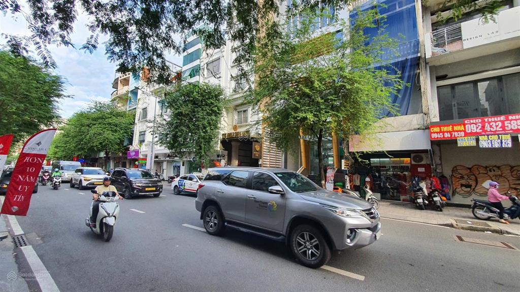 Lô đất cực hiếm đường lê thánh tôn, p. bến thành giá tốt