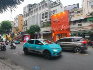 Nhà nát, hẻm xe hơi, dt 53 m2, vuông vức, không mất lộ giới, giá tốt