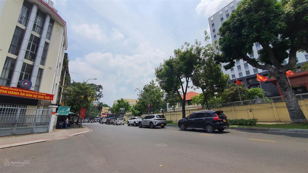 Nhà 4t, nguyễn trãi, dt 105 m2, ngang 6.8m hiếm, đường 2 xe tải, giá cực tốt