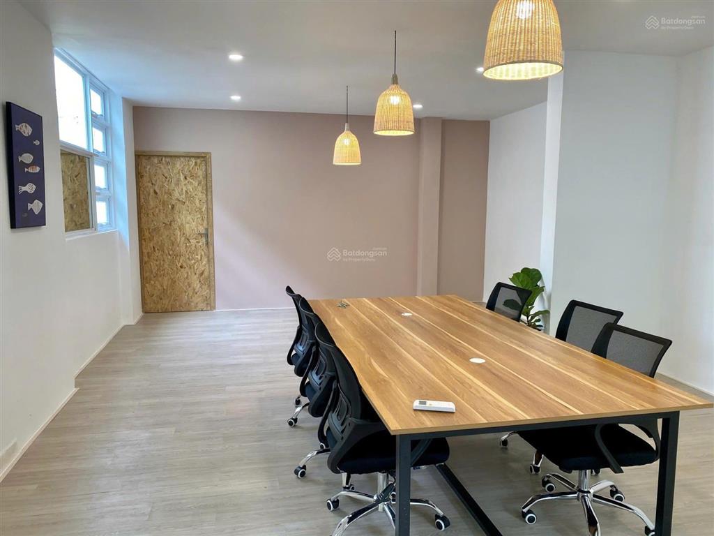 Vip bến thành, căn góc, 3 mt, ngang 5.25 m, hẻm thông, xe hơi tận nhà, giá tốt.