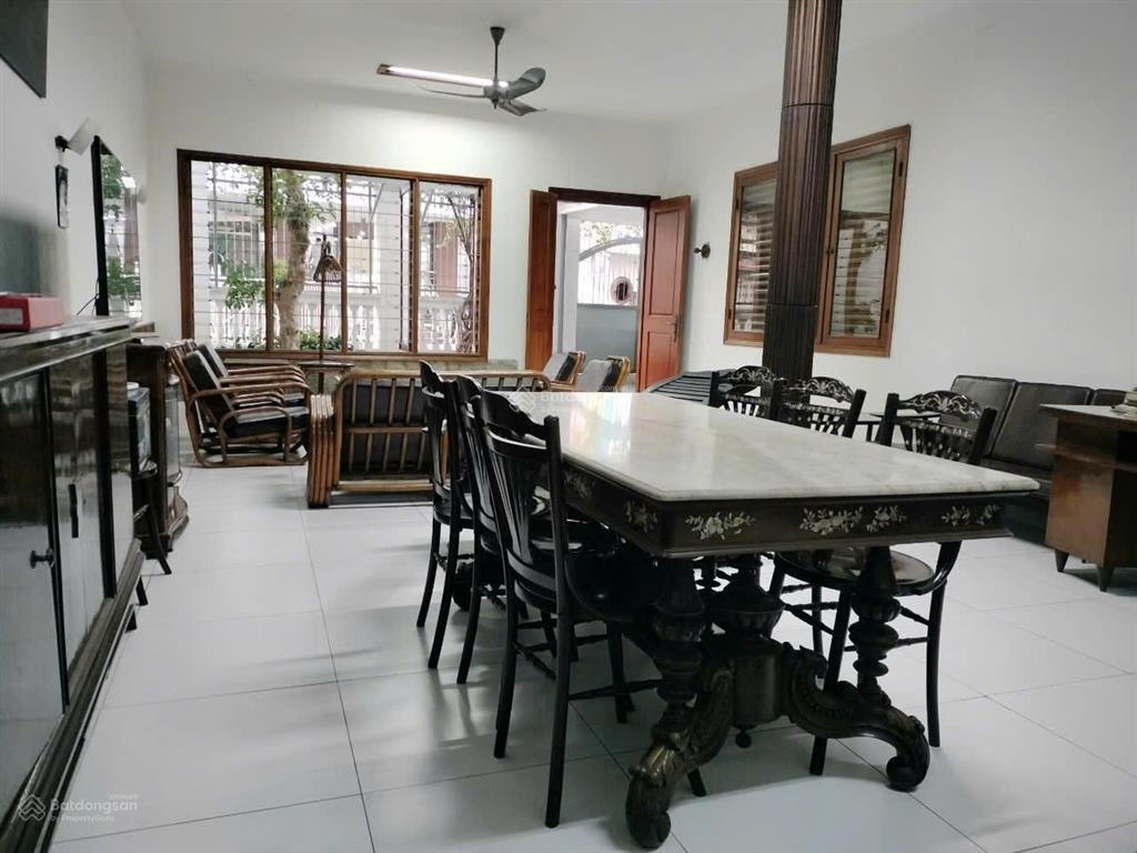 Vip q.1, biệt thự đậm chất sài gòn xưa, dt 233 m2, hồ bơi, vườn thượng uyển, gara 2 ôtô, giá tốt