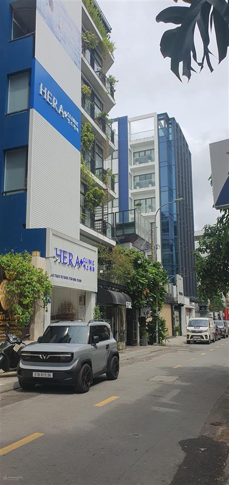 Vip q.1, biệt thự đậm chất sài gòn xưa, dt 233 m2, hồ bơi, vườn thượng uyển, gara 2 ôtô, giá tốt