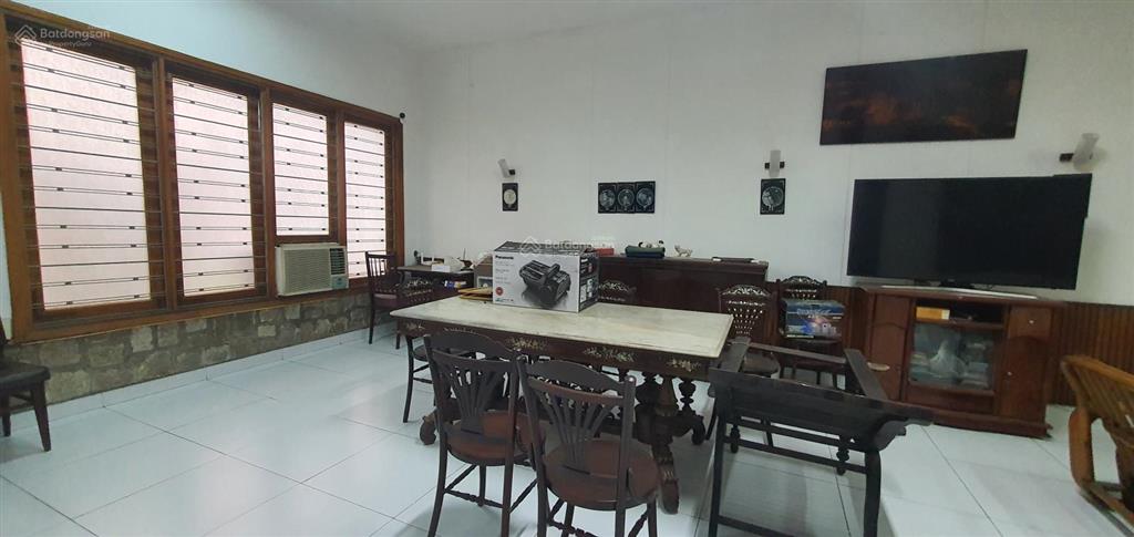 Vip q.1, biệt thự đậm chất sài gòn xưa, dt 233 m2, hồ bơi, vườn thượng uyển, gara 2 ôtô, giá tốt