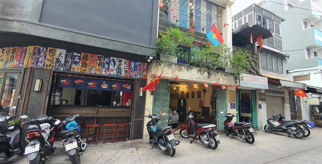 Nhà 4t, ngang bề thế 5.3 m, hẻm xe tải thông, kinh doanh cực đỉnh, giá tốt