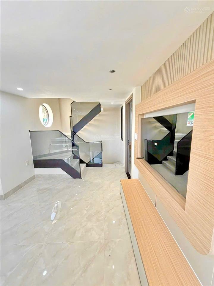 Nhà 4 tầng, căn góc, 2 mặt tiền q.1, view sông và công viên, giá cực tốt