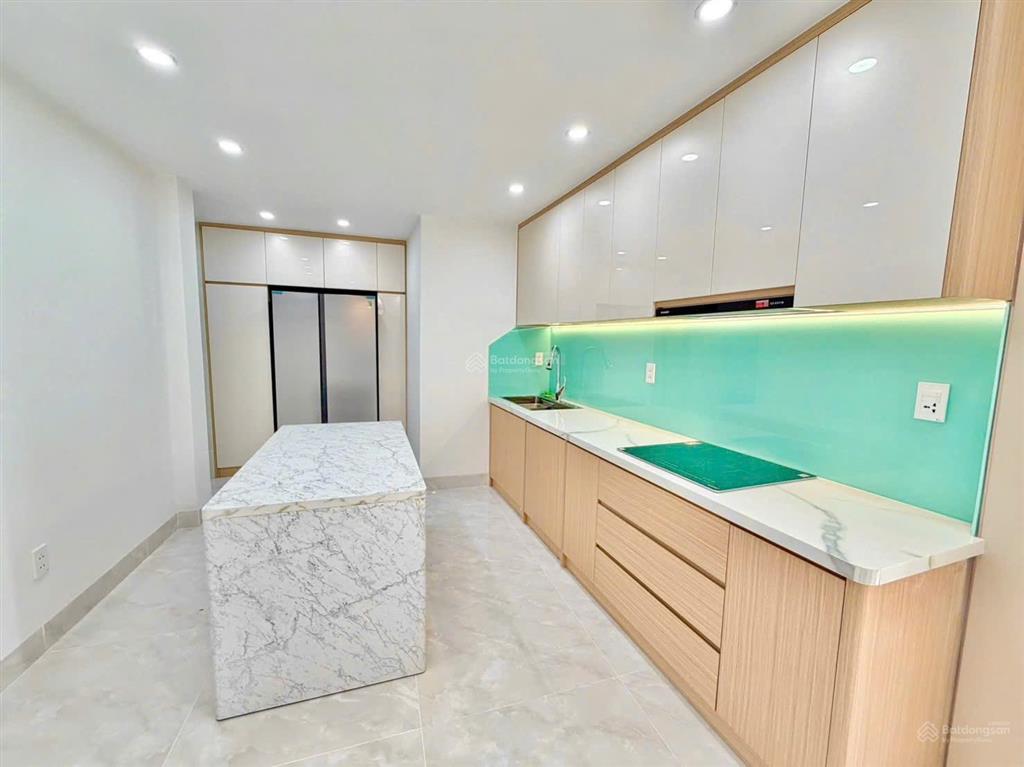 Nhà 4 tầng, căn góc, 2 mặt tiền q.1, view sông và công viên, giá cực tốt