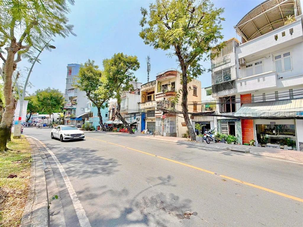 Nhà 4 tầng, căn góc, 2 mặt tiền q.1, view sông và công viên, giá cực tốt