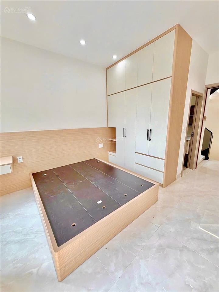 Nhà 4 tầng, căn góc, 2 mặt tiền q.1, view sông và công viên, giá cực tốt