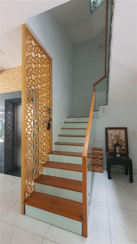 Villa vip q. 5, đường trần hưng đạo, dt 173 m2, ngang 8 m, gara 3 xe ôtô, giá tốt