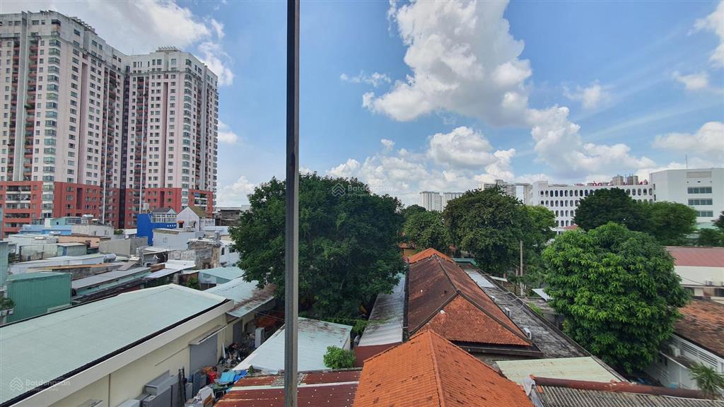 Villa vip q. 5, đường trần hưng đạo, dt 173 m2, ngang 8 m, gara 3 xe ôtô, giá tốt