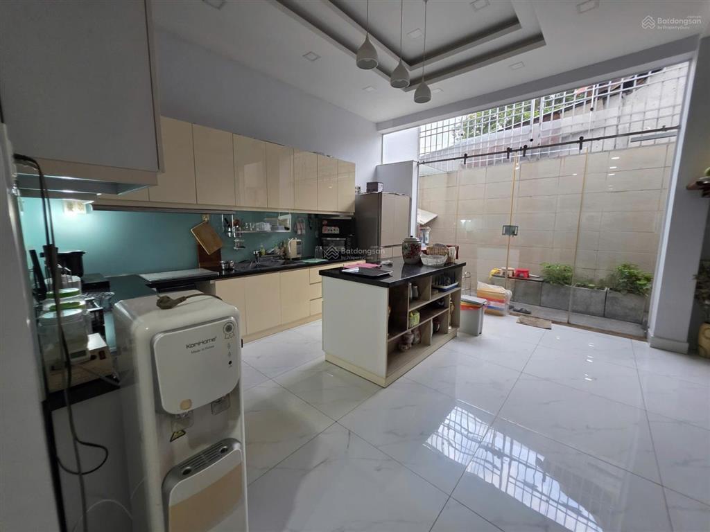 Villa vip q. 5, đường trần hưng đạo, dt 173 m2, ngang 8 m, gara 3 xe ôtô, giá tốt