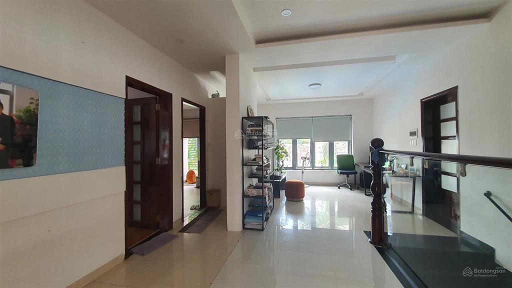 Hiếm q.9. biệt thự phước long, dt 351 m2, ngang 12 m, giá cực tốt.