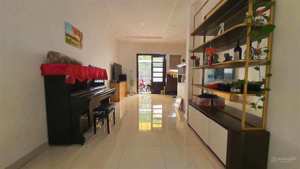 Hiếm q.9. biệt thự phước long, dt 351 m2, ngang 12 m, giá cực tốt.
